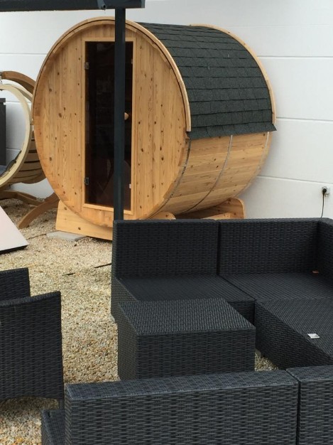 Infrarot-Fass Tunna an Außensteckdose angeschlossen